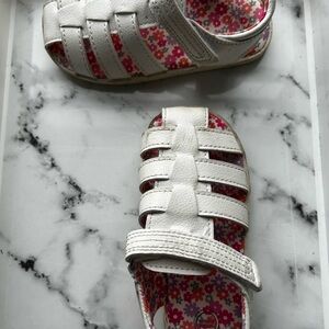 Wonder Nation White Kids' Sandals with Floral Design